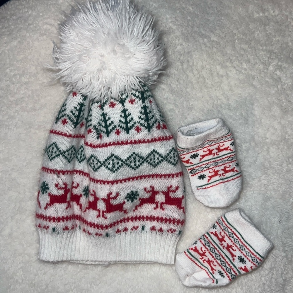*Like New* Christmas Baby Pom Knit Hat and Knit Socks